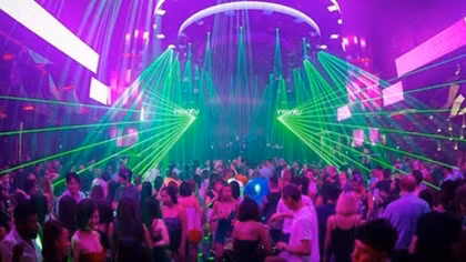 Hà Nội dừng hoạt động quán bar, vũ trường, karaoke từ 0h ngày 30/4