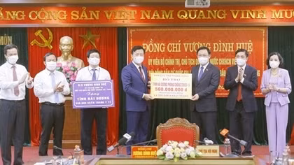 Chủ tịch Quốc hội Vương Đình Huệ kiểm tra công tác bầu cử tại Hải Dương và Đông Anh