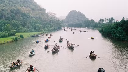 Du khách tham quan Chùa Hương sẽ phải trả phí cao hơn gấp đôi hiện tại
