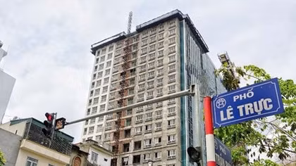 Hà Nội báo cáo Thủ tướng hoàn thành “cắt ngọn” tòa nhà 8B Lê Trực