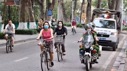 Hà Nội phạt người không đeo khẩu trang nơi công cộng