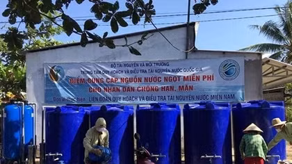 Hoàn thành trạm cấp nước ngọt miễn phí cho người dân Bến Tre