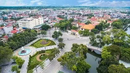 Đình chỉ sinh hoạt cấp uỷ Trưởng phòng Tài nguyên và Môi trường thị xã Sơn Tây