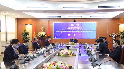  Ra mắt Nền tảng hỗ trợ tư vấn khám chữa bệnh từ xa và ứng dụng Bluezone bảo vệ cộng đồng