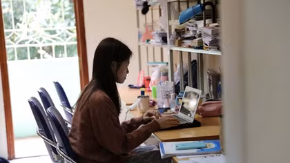 Nhà trường và phụ huynh cùng chia sẻ khó khăn trong việc thu học phí online 