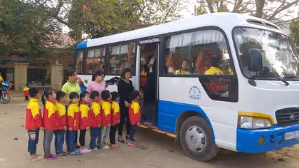 Rà soát thực trạng sử dụng dịch vụ đưa đón học sinh bằng xe ô tô