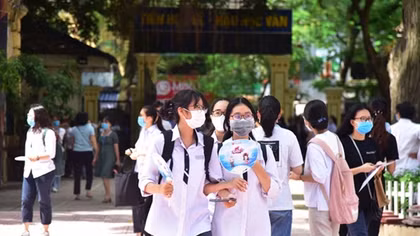 Thí sinh 3 tỉnh làm lại bài thi tốt nghiệp THPT do sai sót của cán bộ coi thi