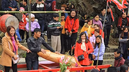 Lễ hội rước "của quý" độc nhất vô nhị ở Việt Nam