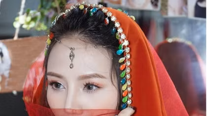 Sao mai Phương Thúy hóa thân thành nàng Lọ Lem Ấn Độ