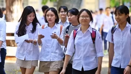 Hà Nội hạ điểm chuẩn vào lớp 10 chuyên và hệ song bằng