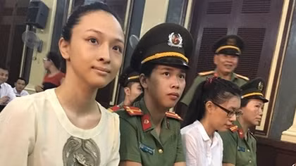 Hoa hậu Phương Nga vẫn bị truy tố về hành vi lừa đảo 16,5 tỷ của "đại gia"