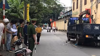 Đau xót mẹ đang bầu 8 tháng và con gái 4 tuổi bị tai nạn tử vong