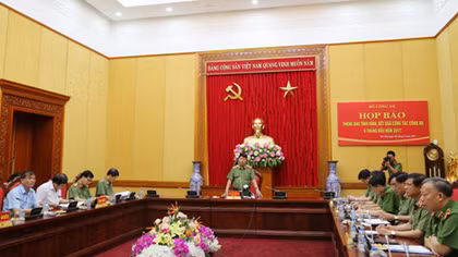 Thông tin chủ động, kịp thời, thẳng thắn nhiều vấn đề nóng được dư luận quan tâm