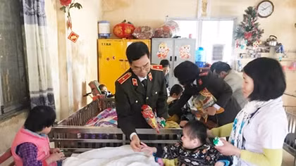 Mái nhà chung ấm áp tình người