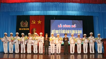 Công an tỉnh Hà Tĩnh công bố Quyết định về tổ chức bộ máy và công tác cán bộ