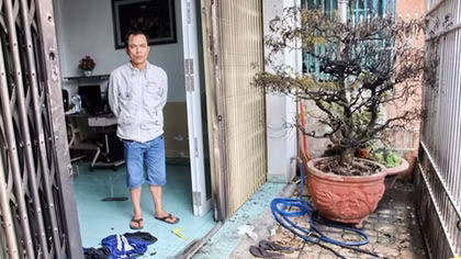 Truy tìm kẻ dùng xăng phóng hỏa cả gia đình lúc nửa đêm