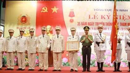 Bộ trưởng Tô Lâm dự Lễ kỷ niệm 35 năm Ngày truyền thống Cục Tham mưu An ninh