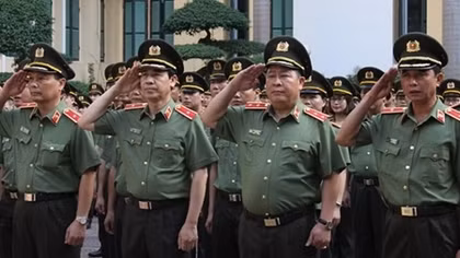Dư luận ngợi khen trang phục cải tiến của lực lượng CAND.
