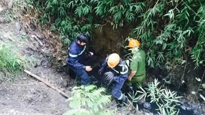 3 công nhân đào vàng gặp nạn dưới hang Kịt