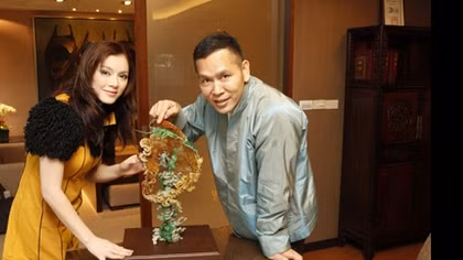 Lý Nhã Kỳ sẵn sàng từ bỏ cha, mẹ nuôi tỉ phú nếu phản đối phán quyết của PCA 