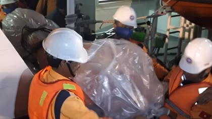 Thi thể thuyền phó tàu Hải Thành 26 đã được đưa về đất liền