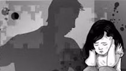 Gửi con cho hàng xóm không ngờ gặp... "yêu râu xanh"