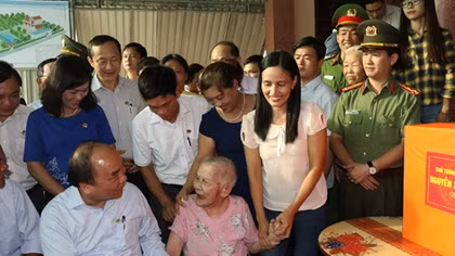 Thủ tướng Nguyễn Xuân Phúc thăm và làm việc tại Hà Tĩnh
