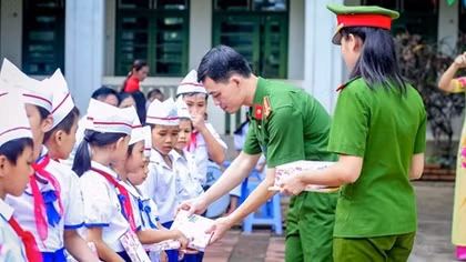  Học viên Học viện Cảnh sát nhân dân "3 cùng" tại quê Bác	