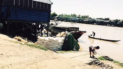 Tường trình từ “cứ điểm” hàng lậu (bài 3)