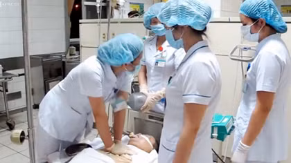 Vụ nghi sốc phản vệ chạy thận nhân tạo ở Hòa Bình: 45 phút kinh hoàng