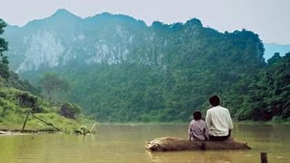Đạo diễn “Cha cõng con” trả bằng khen Cánh diều: Ban giám khảo lên tiếng
