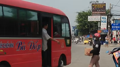 “Xe dù, bến cóc” lại lộng hành dịp cuối năm