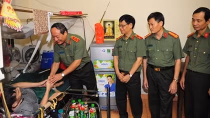 Tổng cục An ninh thăm và tặng quà tại Trung tâm điều dưỡng thương binh Thuận Thành – Bắc Ninh 