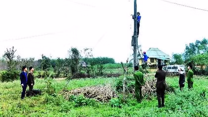 Tuổi trẻ Công an Vĩnh Linh giúp đỡ người dân miền núi