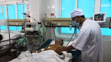 Cứu sống một thanh niên bị đâm thủng tim