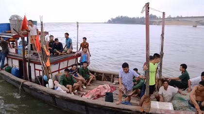 Cứu sống 43 người bị chìm tàu trên biển Cồn Cỏ
