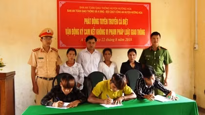 Nâng cao ý thức tham gia giao thông ở vùng bản
