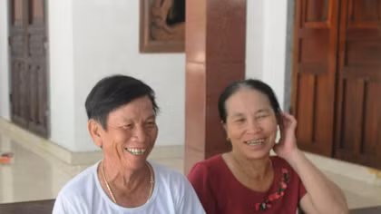 Vợ chồng ngư dân vượt khó, nuôi 6 con học thành tài