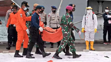 Indonesia tìm thấy hộp đen của máy bay Sriwijaya Air gặp nạn
