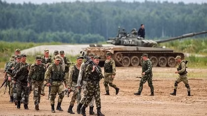 Ông Putin điều 150.000 binh lính tập trận đột xuất