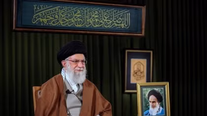 Lãnh tụ tối cao Iran kêu gọi người dân đoàn kết giữa “bão” COVID-19