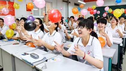 Học sinh Trung Quốc chán học trực tuyến, mong quay lại trường