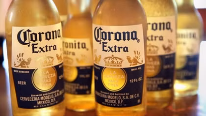 Mexico cho ngừng sản xuất bia Corona vì dịch COVID-19