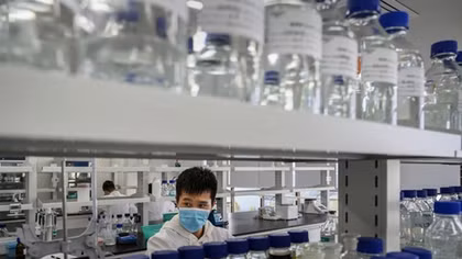 Sinopharm cung cấp vaccine COVID-19 miễn phí cho sinh viên Trung Quốc