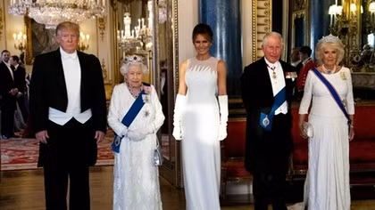 Ông Trump từng tặng quà gì cho các lãnh đạo thế giới trong 4 năm nhiệm kỳ?