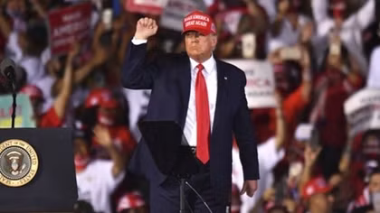 Tổng thống Trump ám chỉ việc sa thải cố vấn y tế Anthony Fauci hậu bầu cử