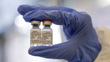 Nga bắt đầu sản xuất vaccine COVID-19 