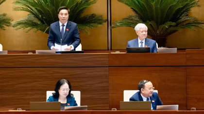 Quốc hội thảo luận về các dự án luật thuộc lĩnh vực quân sự, quốc phòng