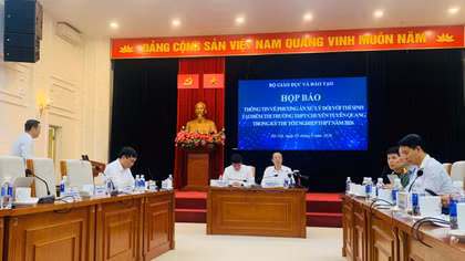 Tổ chức thi lại tất cả các môn đối với thí sinh tại Điểm thi Trường THPT Chuyên Tuyên Quang