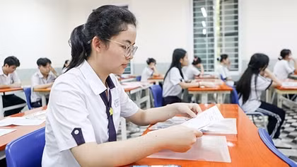Nghịch lý và bất cập trong dạy – thi môn Ngữ văn